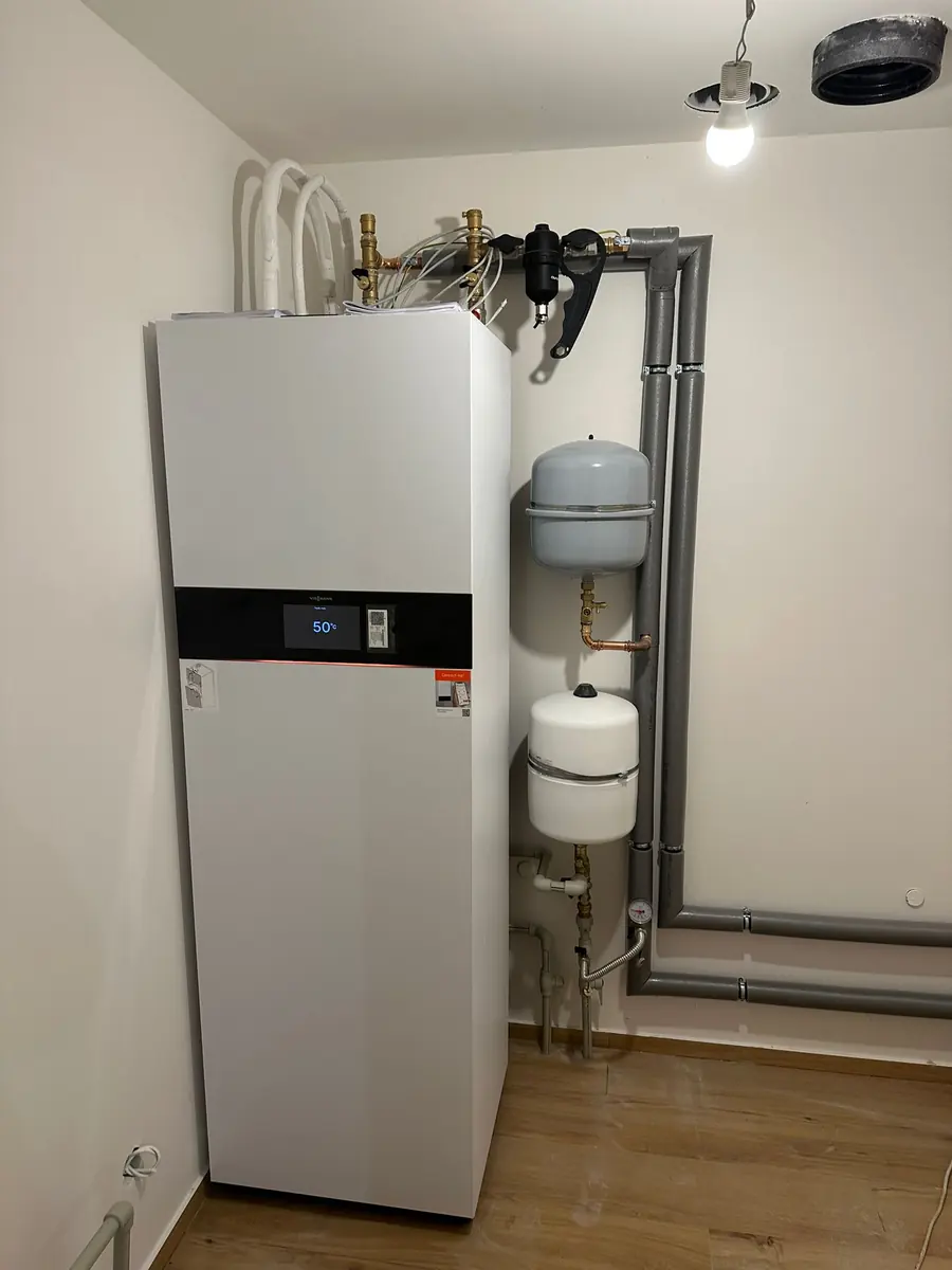 Tepelné čerpadlo Viessmann a rekuperace Zehnder v technické místnosti rodinného domu, Písek — realizace Fresh Technology